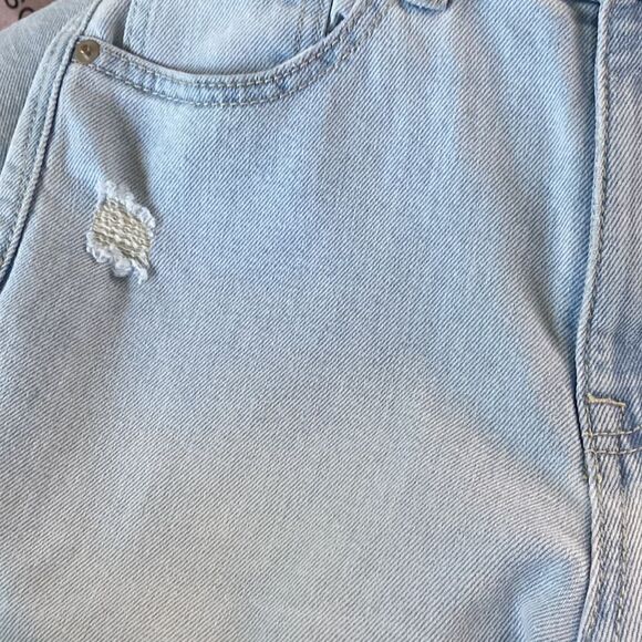 Light Denim Mom Jeans - Picture 5 of 7